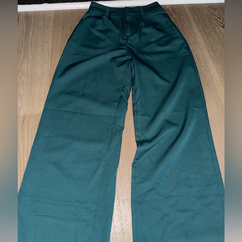 Elegant Green Wide-Leg Pants